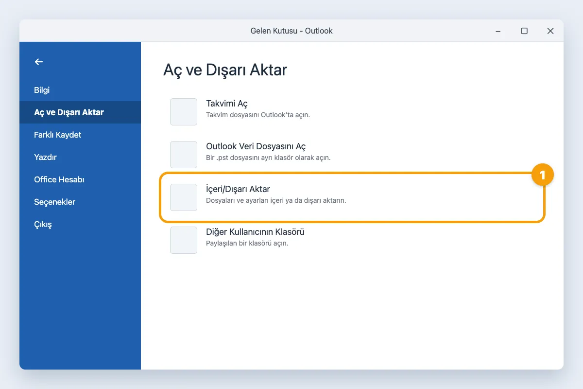Outlook Dosya menüsü, Aç ve Dışarı Aktar ekranında İçeri/Dışarı Aktar vurgulu